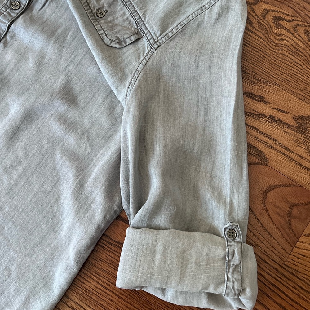 Hester & Orchard Light Gray 1/4 Button Long Sleeve Women’s Shirt - Picture 9 of 9